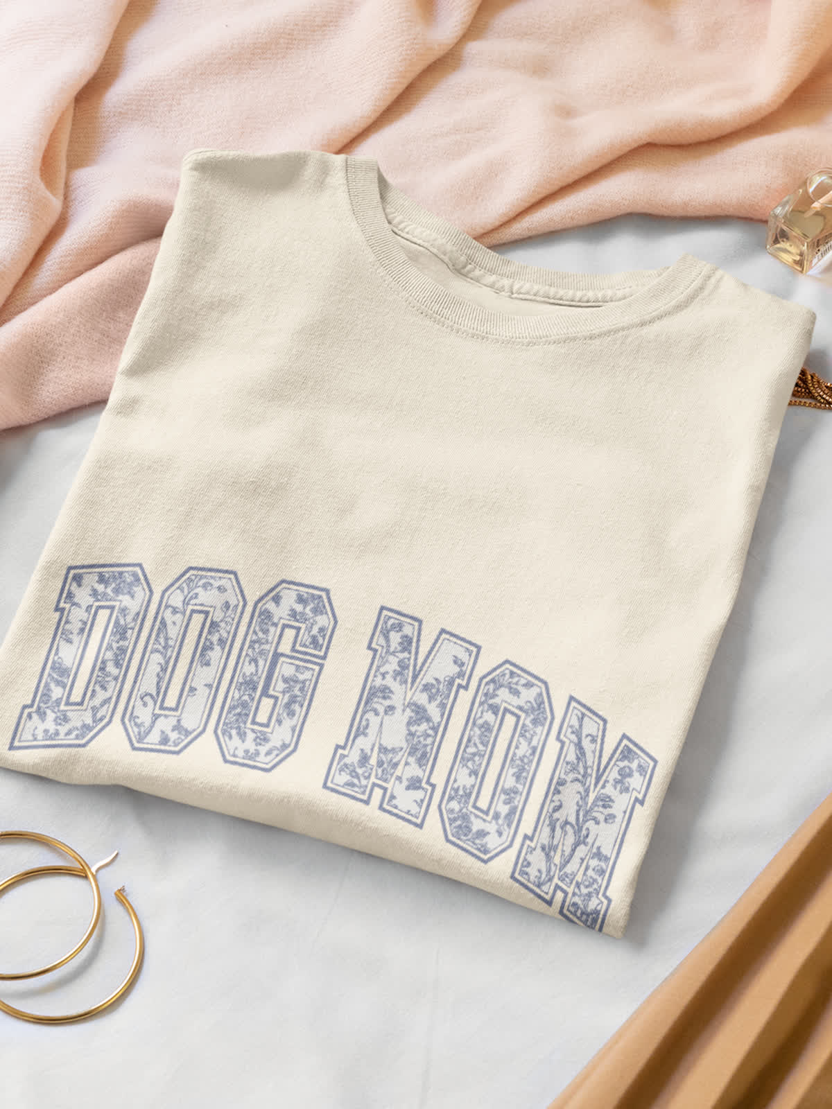 Dog Mom Garment-Dyed Unisex T-Shirt - Casual and Comfortable Pet Lover Tee